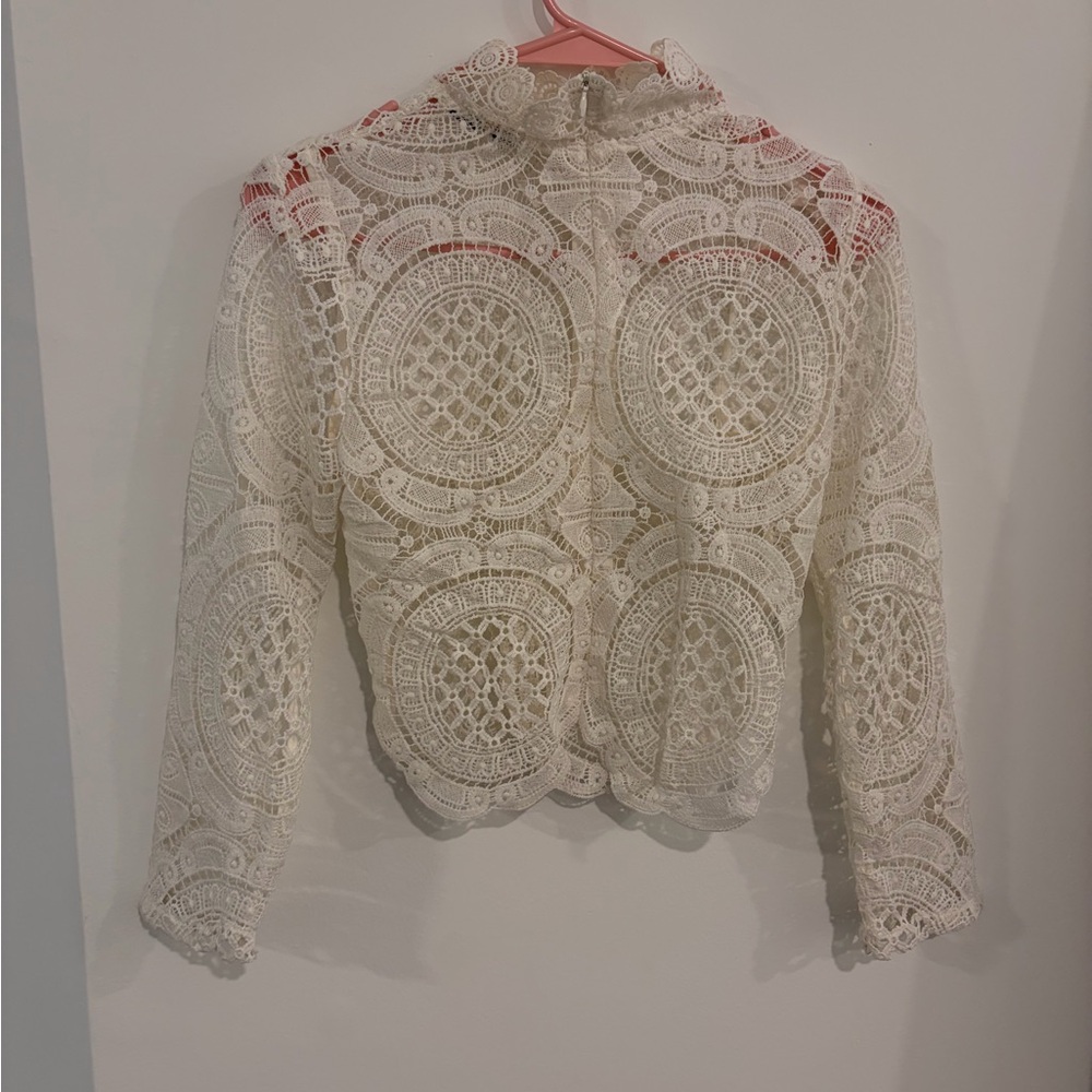 Lace layer  top - Picture 4 of 4